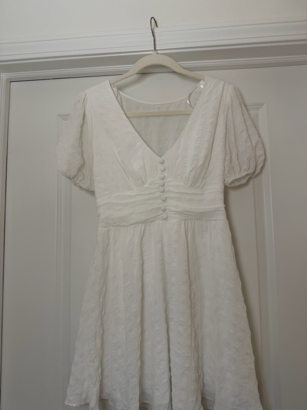 Classic White V-Neck Puff Sleeve Dress